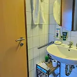 Modern Cozy Apartment, Neighborhood, Good Connectivity *