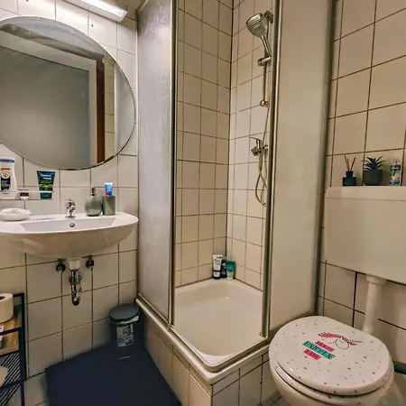 Modern Cozy Apartment, Neighborhood, Good Connectivity 公寓 杜伊斯堡