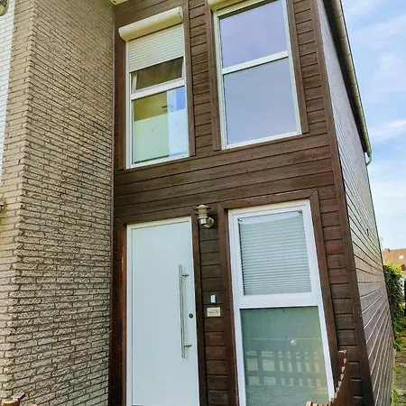 Modern Cozy Apartment, Neighborhood, Good Connectivity Apartman